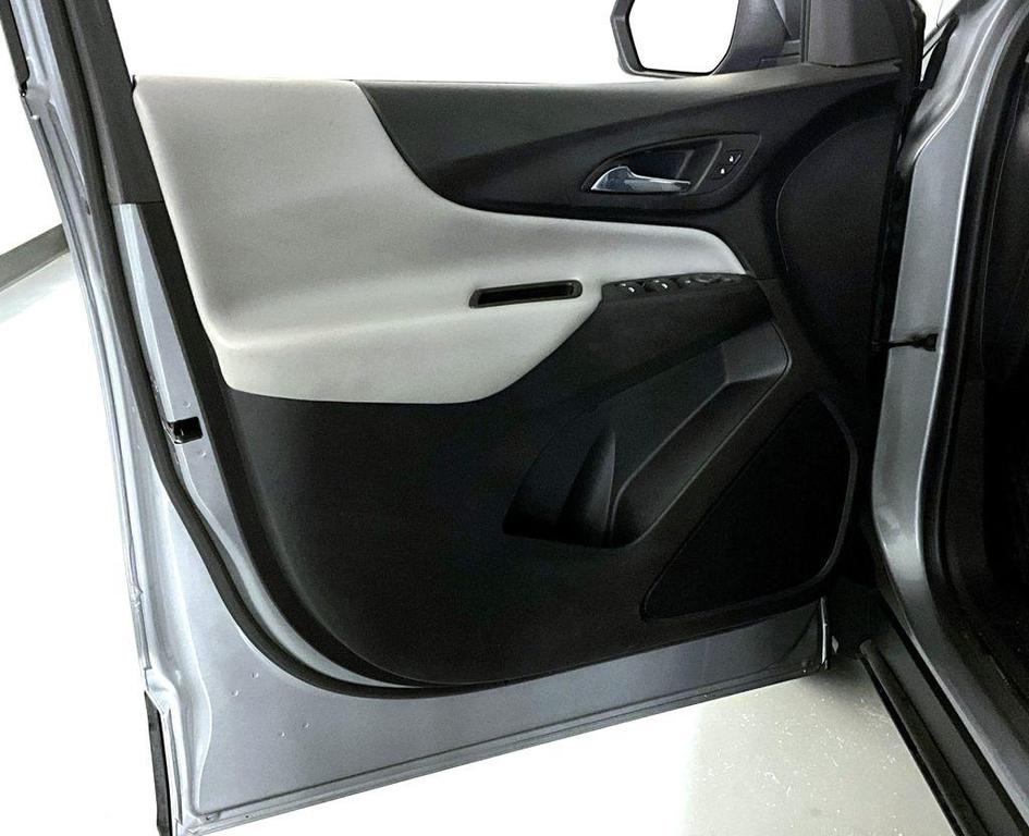used 2023 Chevrolet Equinox car, priced at $21,489