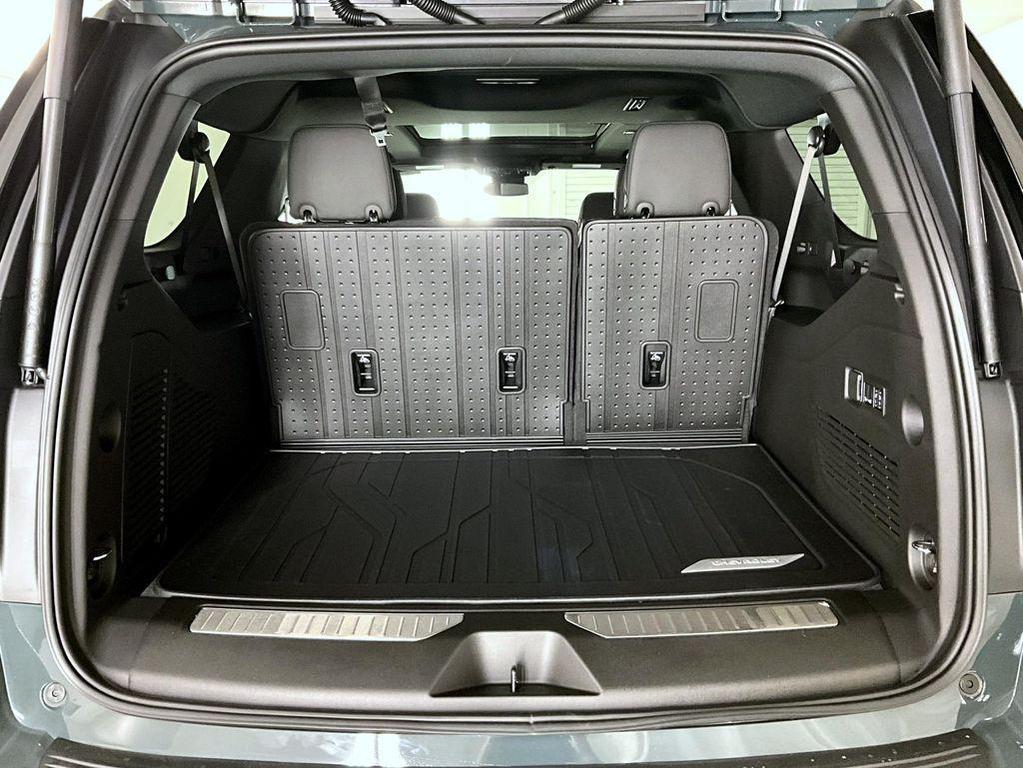 new 2025 Chevrolet Suburban car, priced at $80,718
