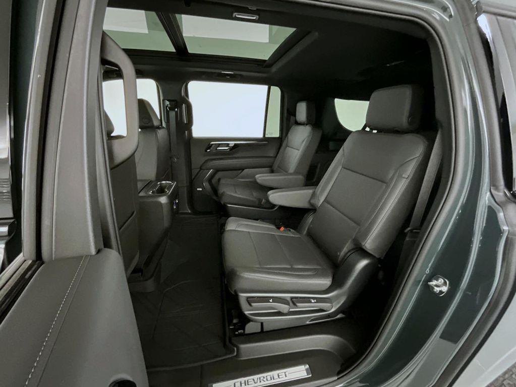 new 2025 Chevrolet Suburban car, priced at $80,718