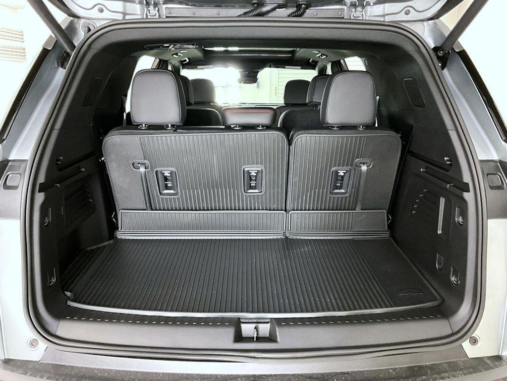 new 2026 Chevrolet Traverse car, priced at $58,179