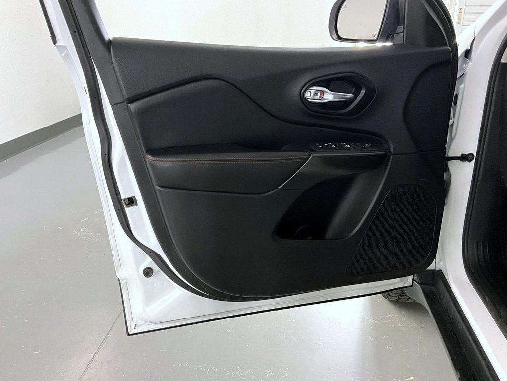 used 2020 Jeep Cherokee car, priced at $21,499