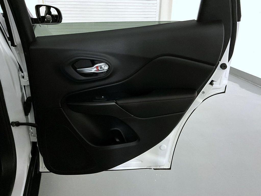 used 2020 Jeep Cherokee car, priced at $21,499