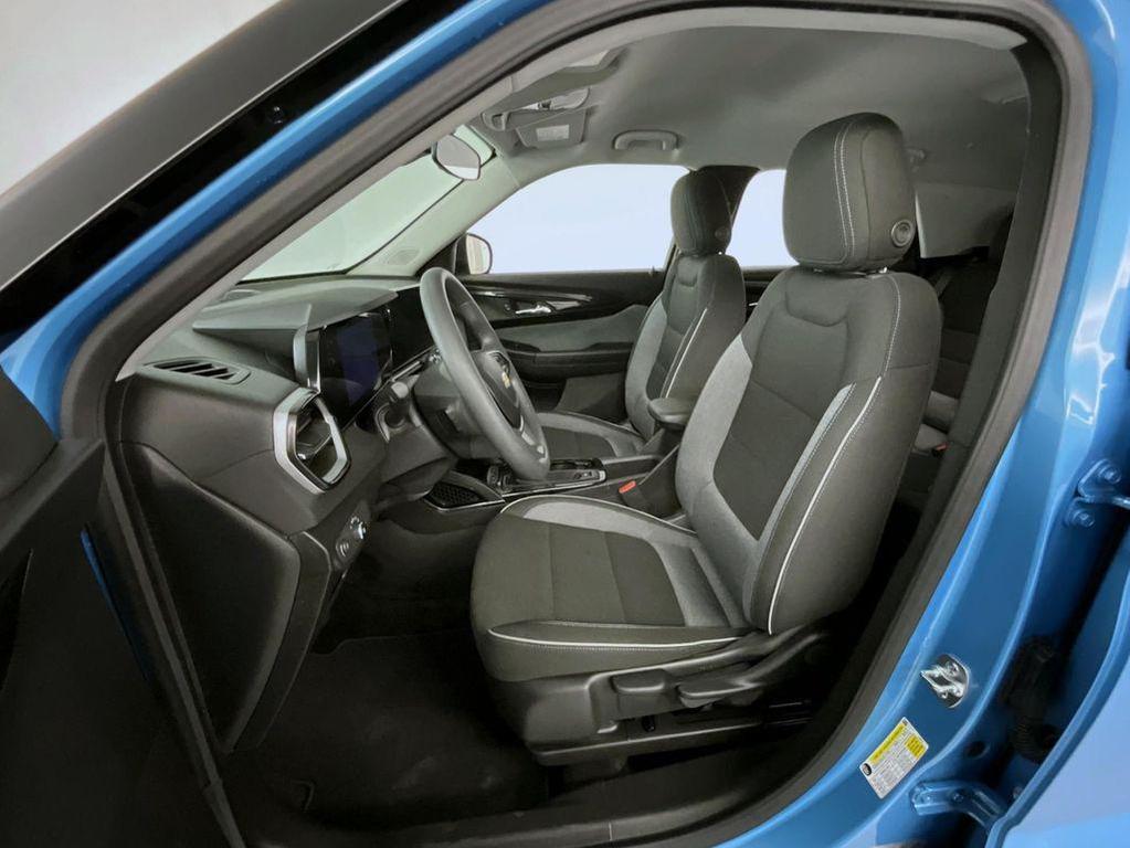 used 2025 Chevrolet TrailBlazer car, priced at $25,999