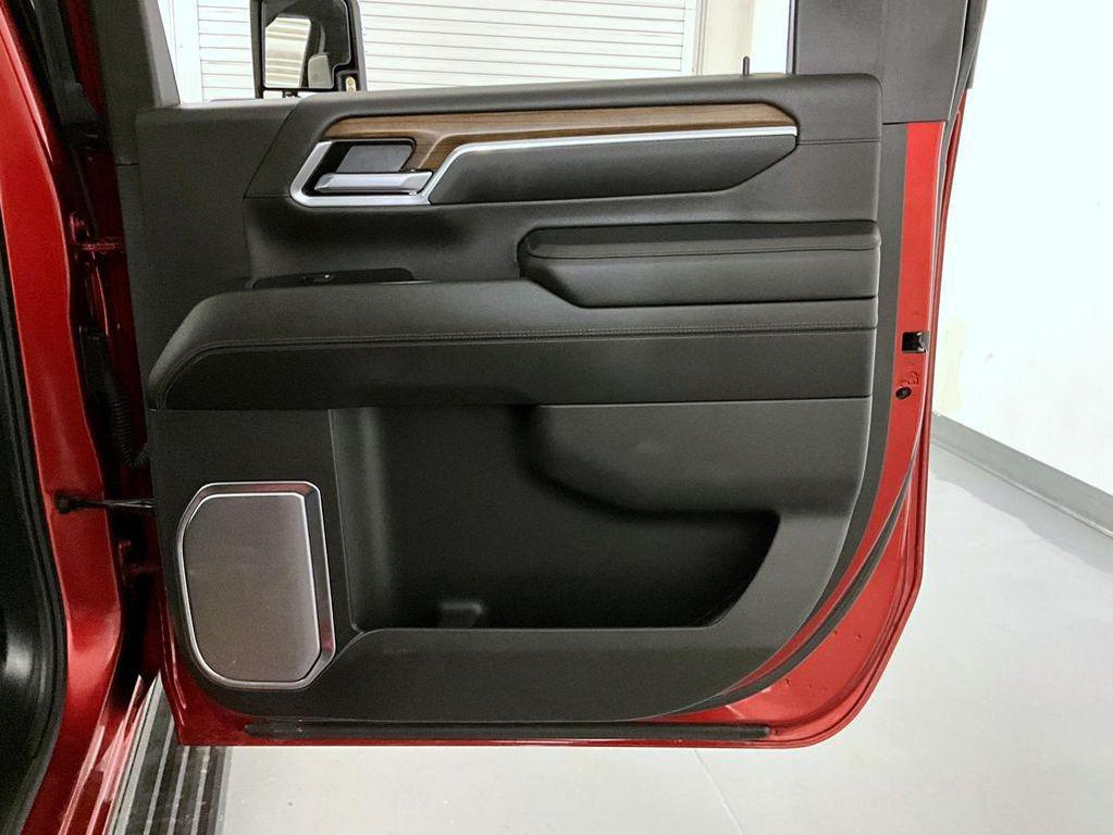 used 2025 Chevrolet Silverado 3500 car, priced at $75,999