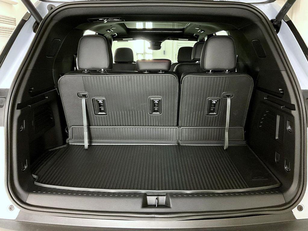 new 2026 Chevrolet Traverse car, priced at $59,353