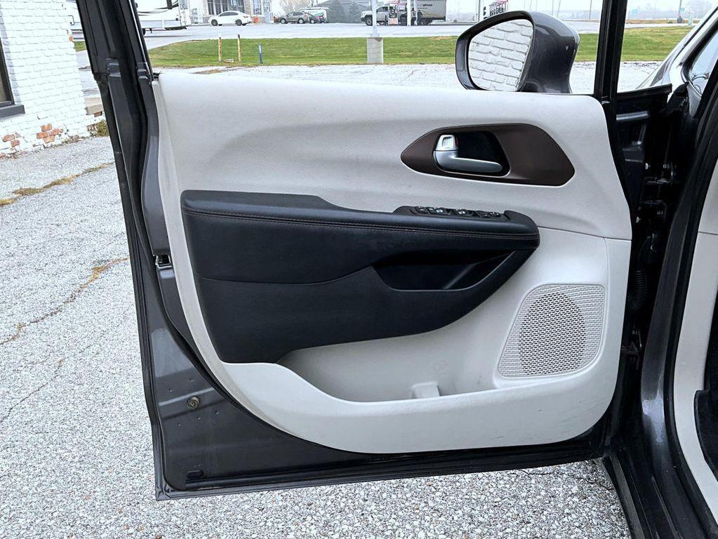 used 2017 Chrysler Pacifica car, priced at $11,999