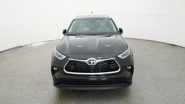 new 2025 Toyota Highlander Hybrid car