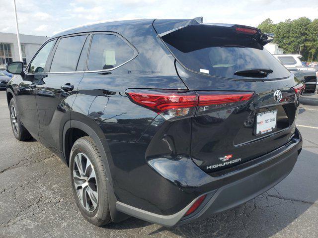 used 2023 Toyota Highlander car, priced at $37,499