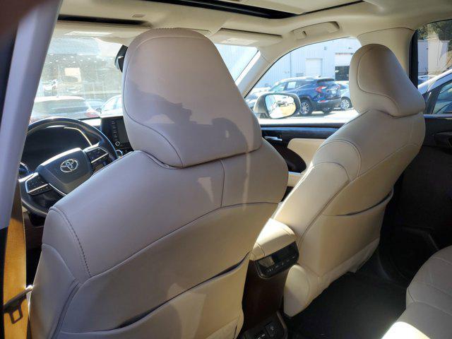 used 2020 Toyota Highlander car, priced at $26,980