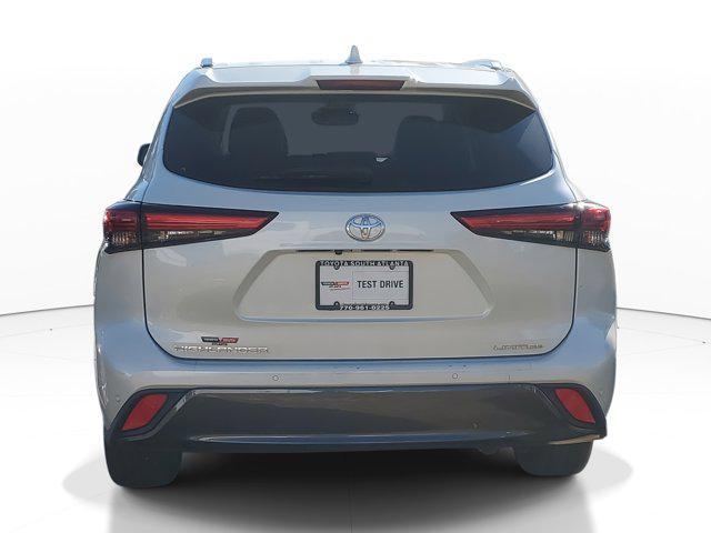 used 2020 Toyota Highlander car, priced at $26,980