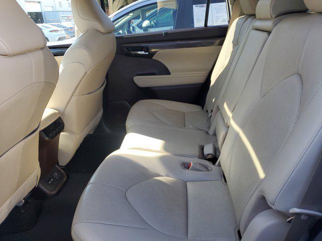 used 2020 Toyota Highlander car, priced at $26,980