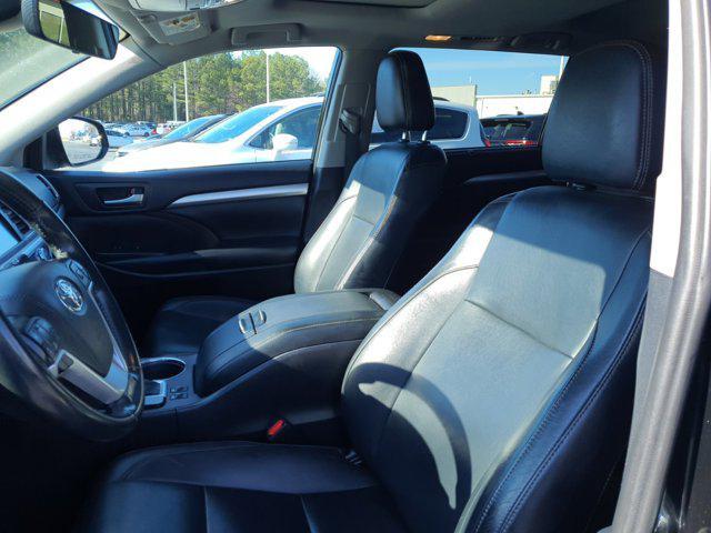 used 2019 Toyota Highlander car, priced at $23,499