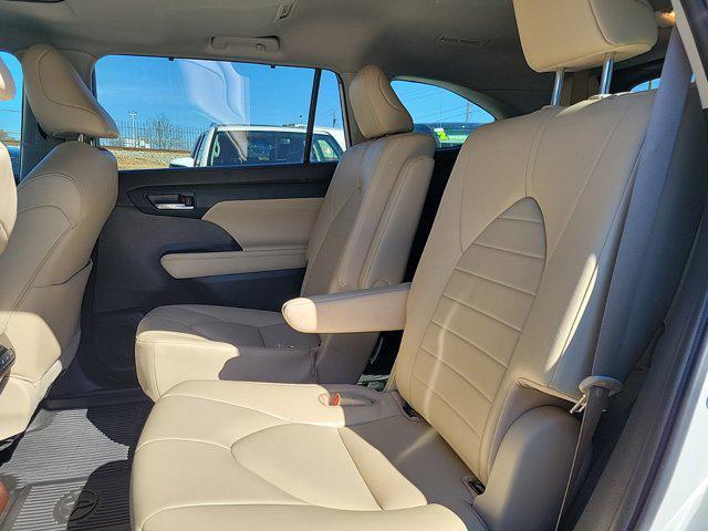 used 2022 Toyota Highlander car, priced at $35,280