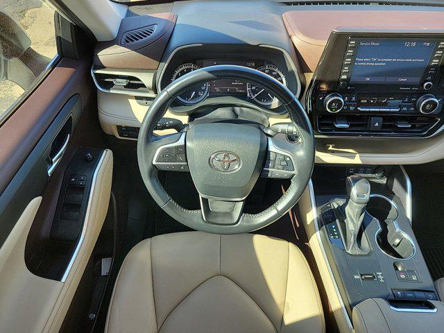 used 2022 Toyota Highlander car, priced at $35,280