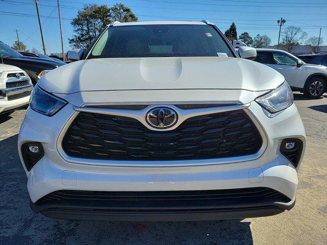 used 2022 Toyota Highlander car, priced at $35,280