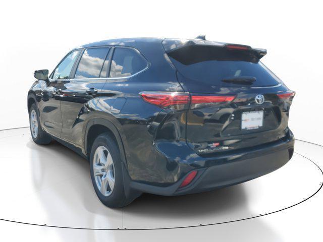 used 2023 Toyota Highlander car, priced at $32,980
