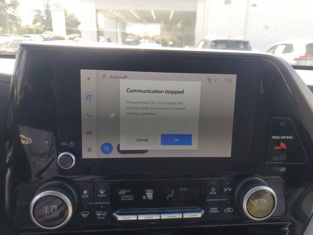 used 2023 Toyota Highlander car, priced at $32,980