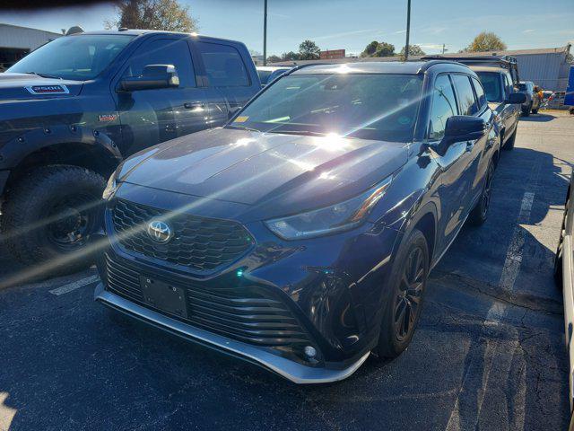 used 2024 Toyota Highlander car, priced at $39,564