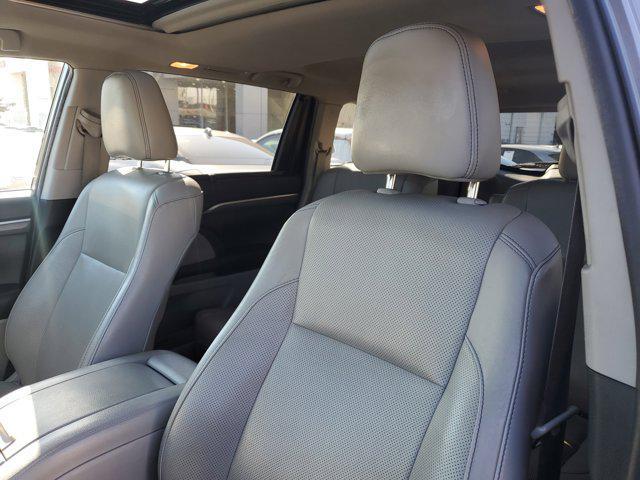 used 2019 Toyota Highlander car, priced at $21,749