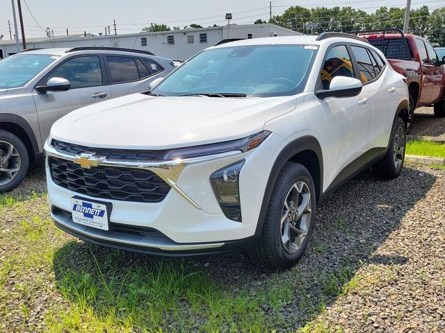 new 2025 Chevrolet Trax car, priced at $24,680