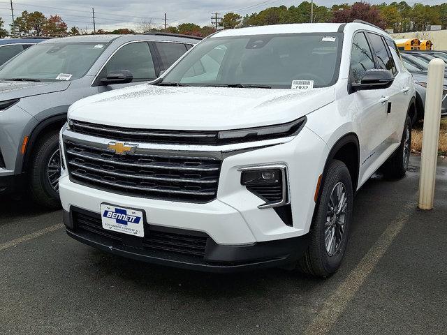 new 2026 Chevrolet Traverse car, priced at $42,042