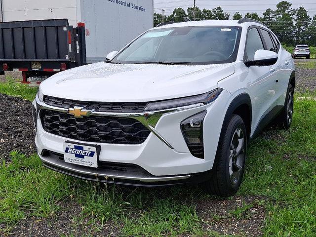 new 2025 Chevrolet Trax car, priced at $24,335