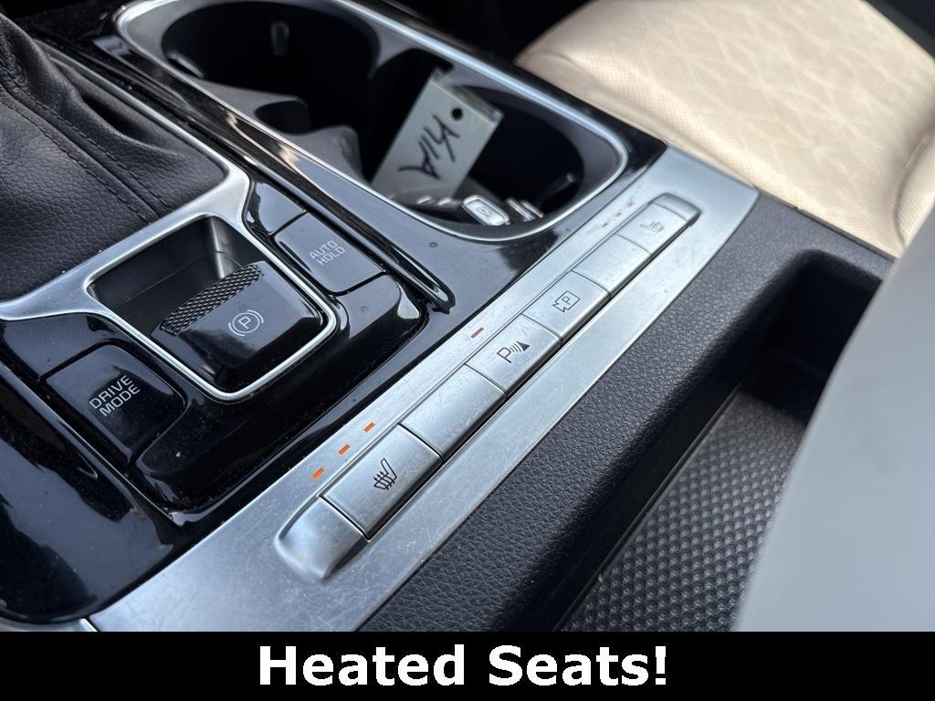 used 2023 Kia Carnival car, priced at $34,936
