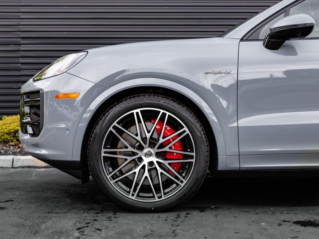 new 2025 Porsche Cayenne car, priced at $188,665