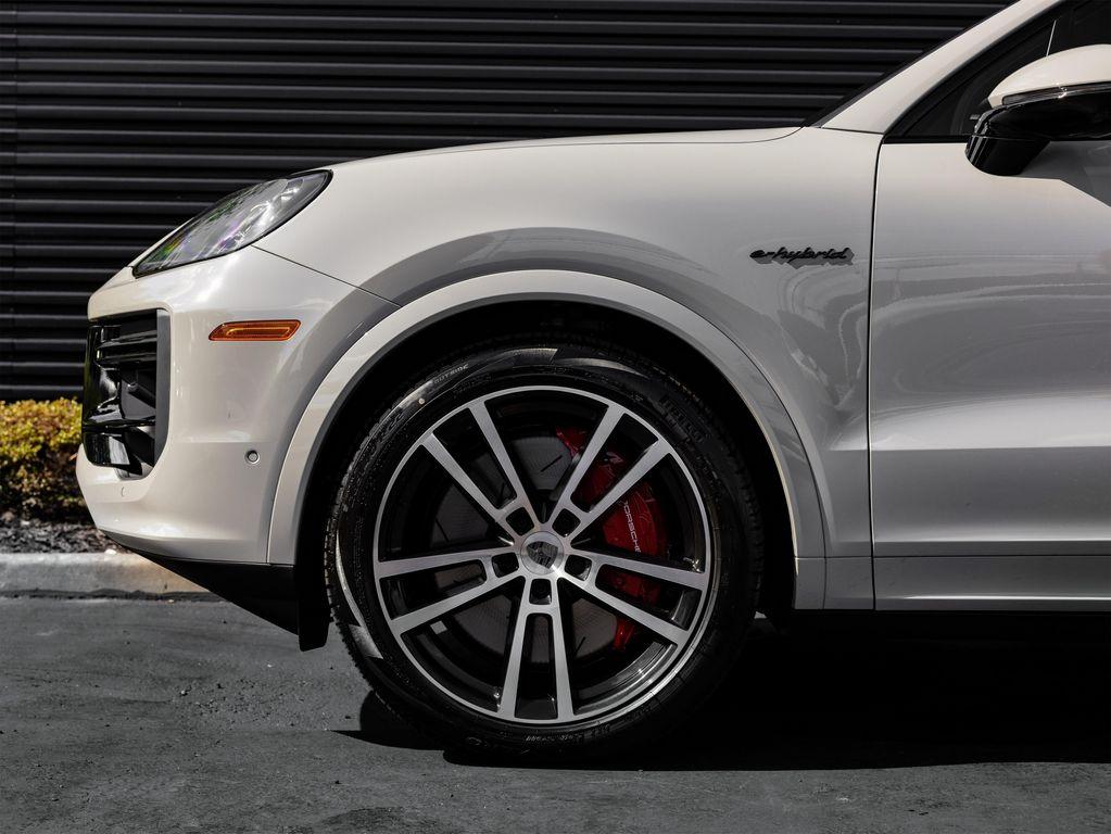 new 2025 Porsche Cayenne car, priced at $183,235