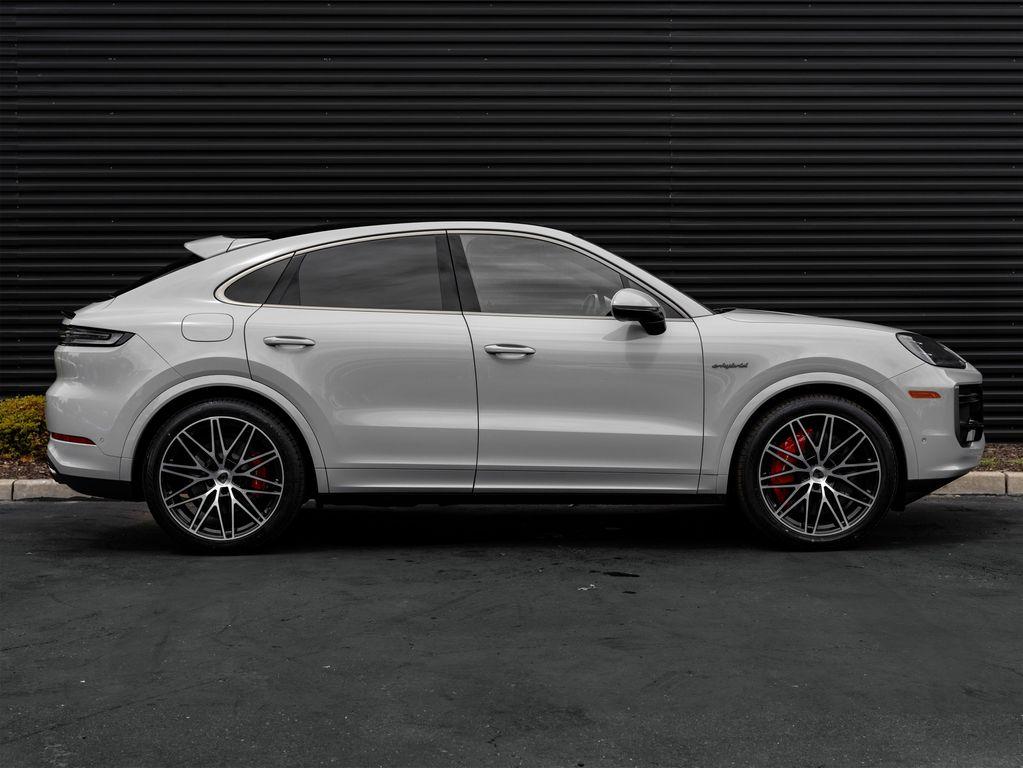 new 2025 Porsche Cayenne car, priced at $179,525