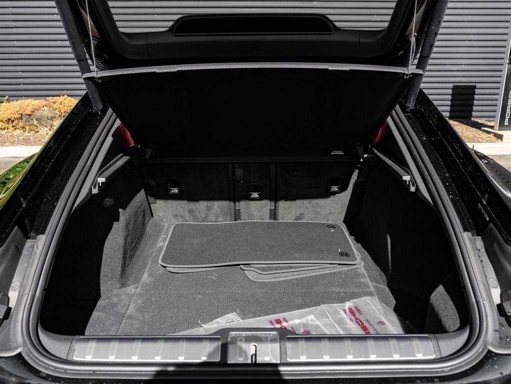 new 2026 Porsche Panamera car, priced at $136,600