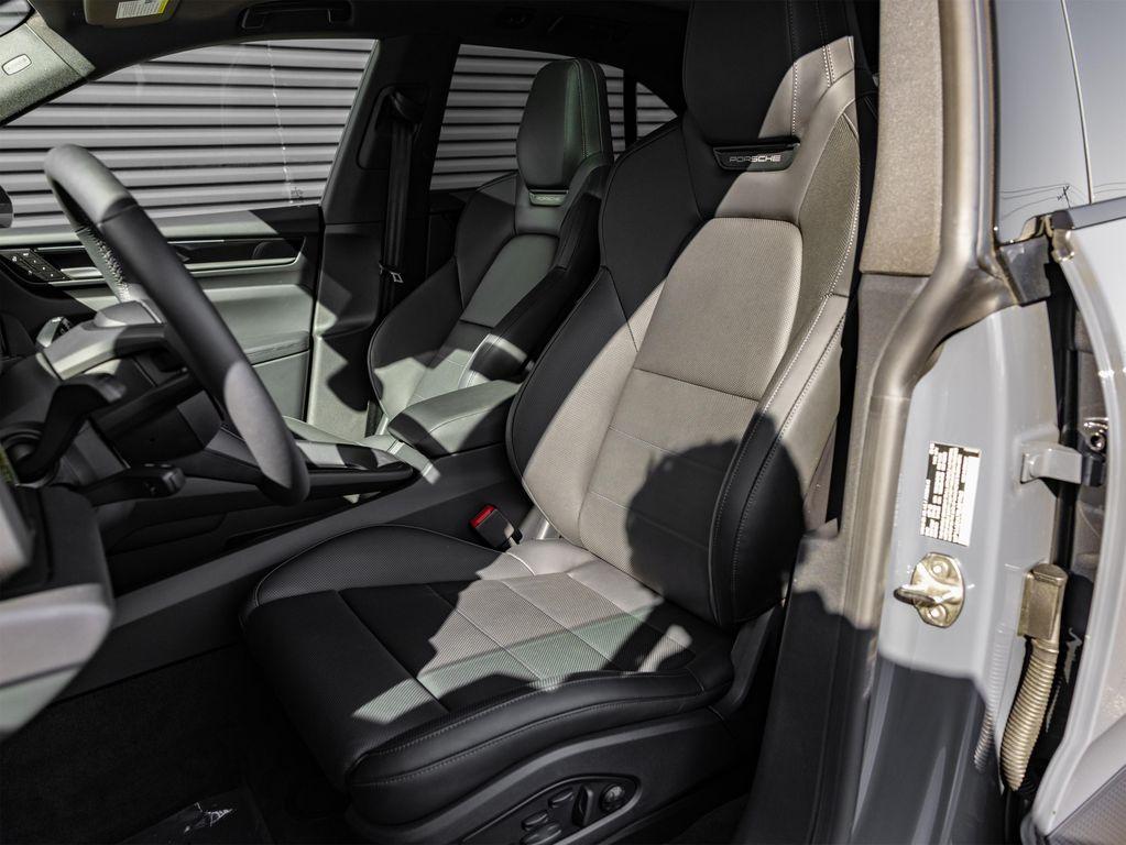 new 2025 Porsche Macan car