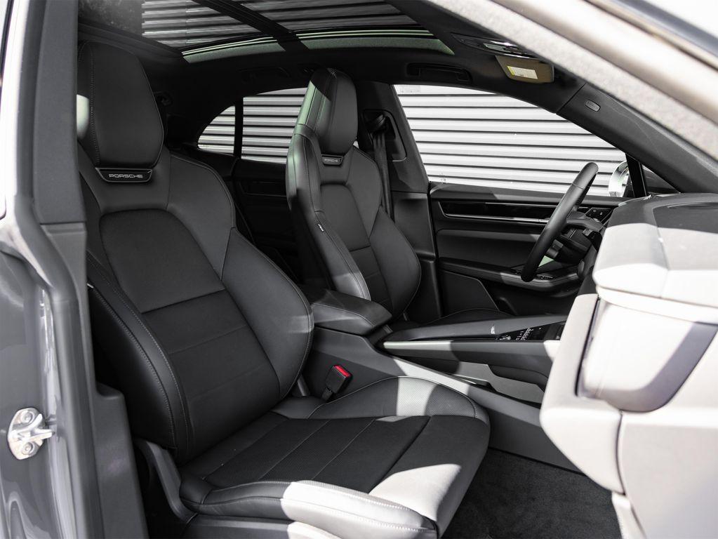 new 2025 Porsche Macan car