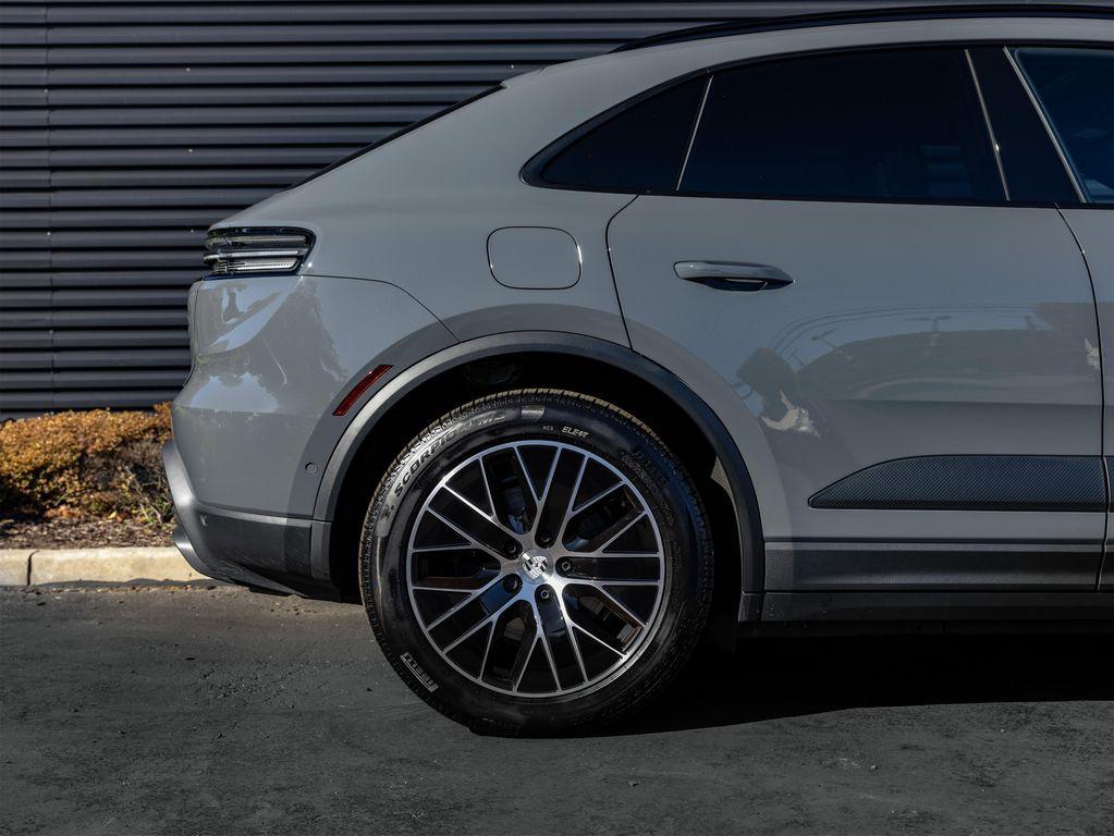 new 2025 Porsche Macan car