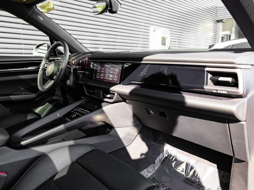 new 2025 Porsche Macan car