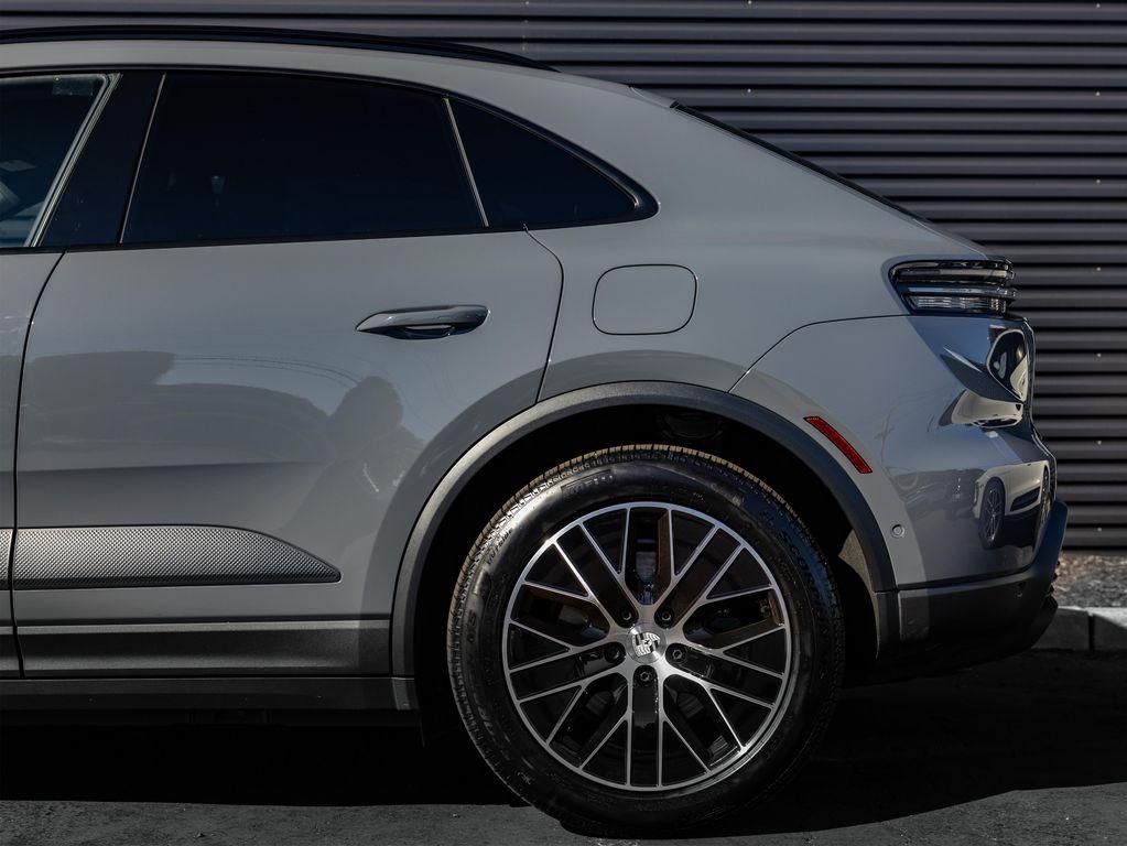 new 2025 Porsche Macan car