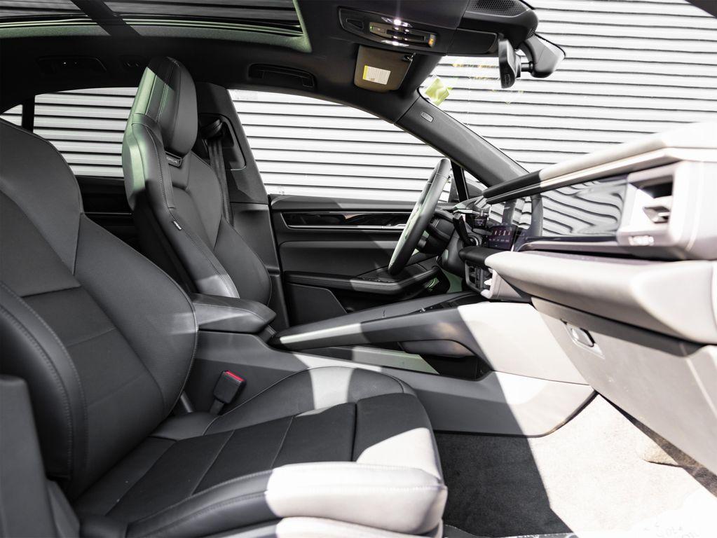 new 2025 Porsche Macan car
