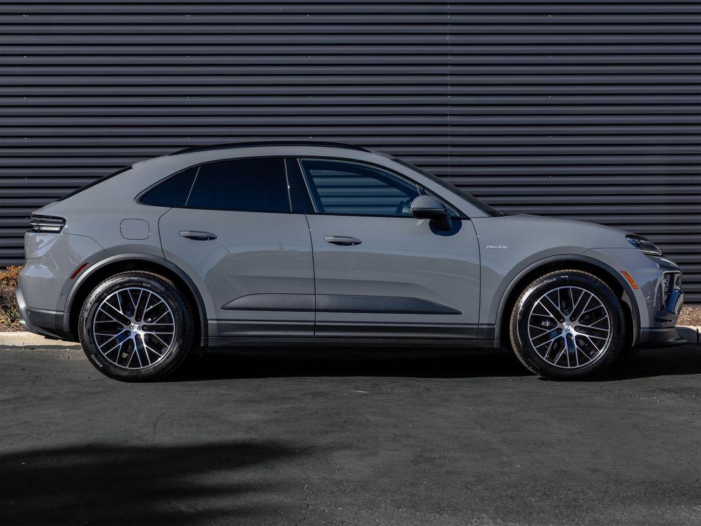 new 2025 Porsche Macan car