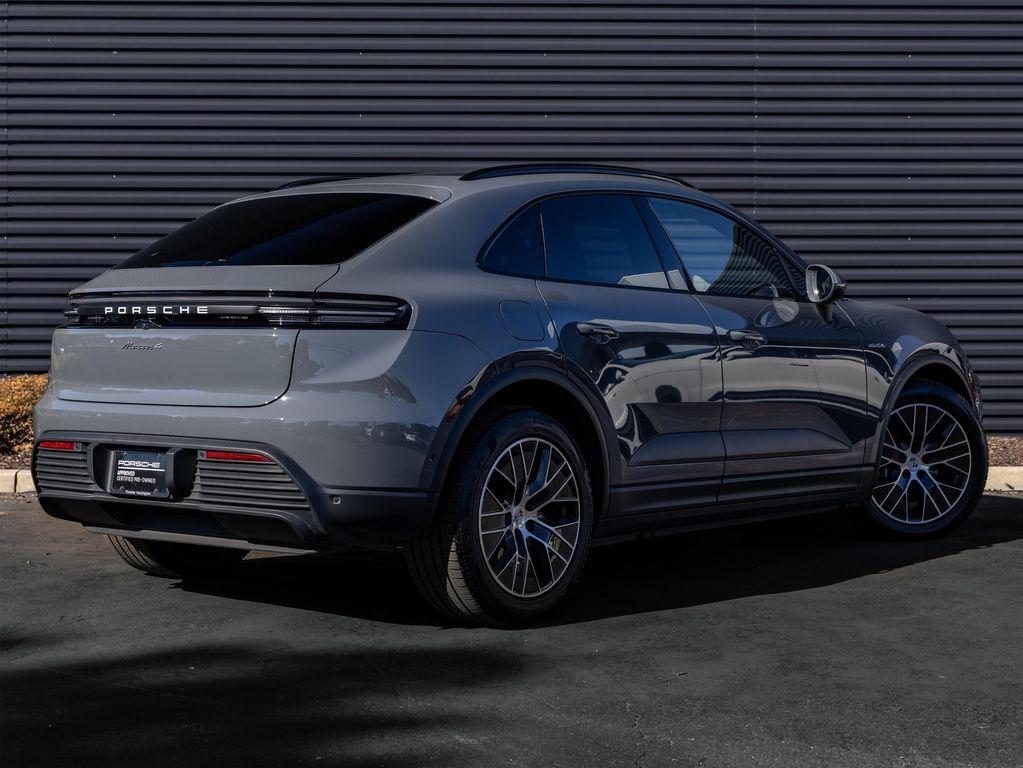 new 2025 Porsche Macan car