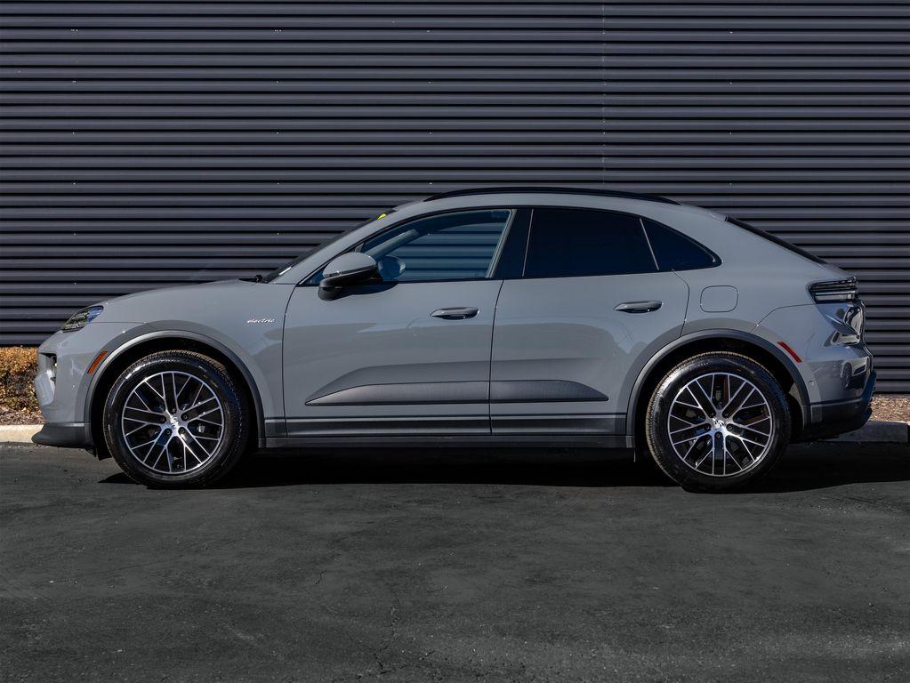 new 2025 Porsche Macan car