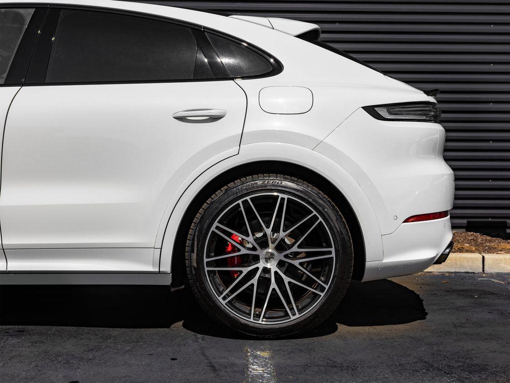 new 2025 Porsche Cayenne car, priced at $183,475