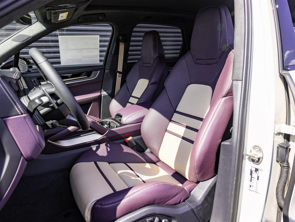 new 2025 Porsche Cayenne car, priced at $159,685