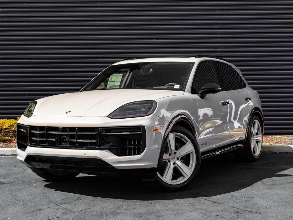 new 2025 Porsche Cayenne car, priced at $159,685