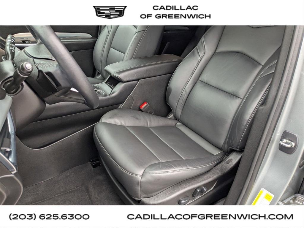 used 2023 Cadillac XT4 car, priced at $29,999