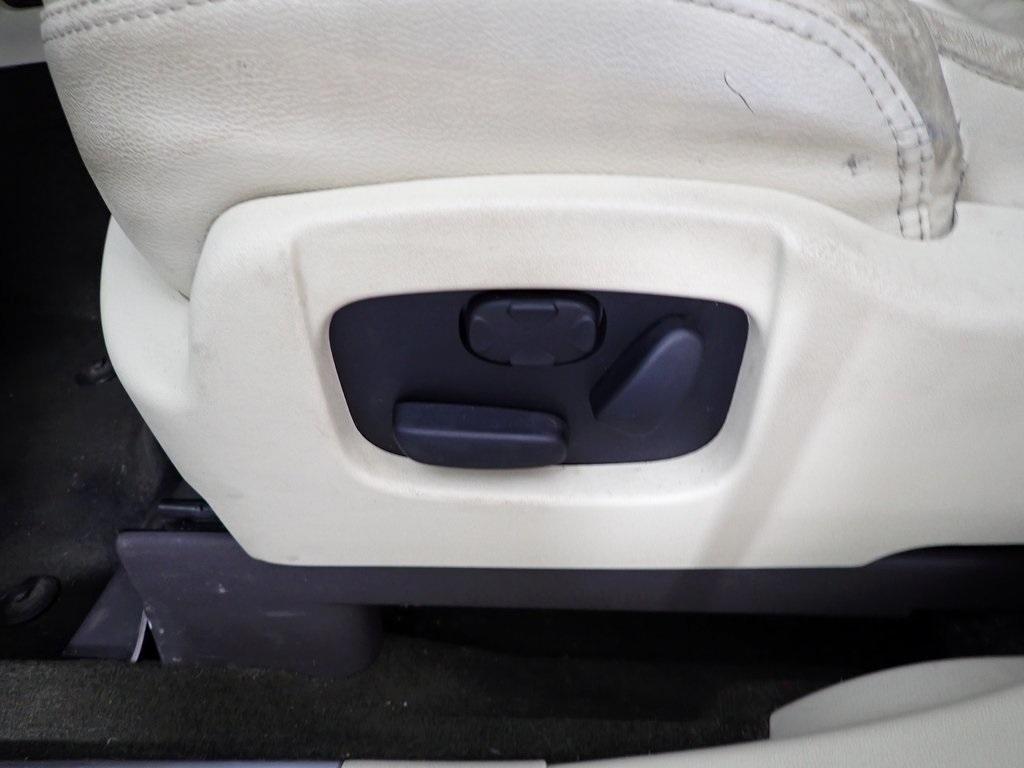 used 2019 Lincoln MKT car, priced at $13,250