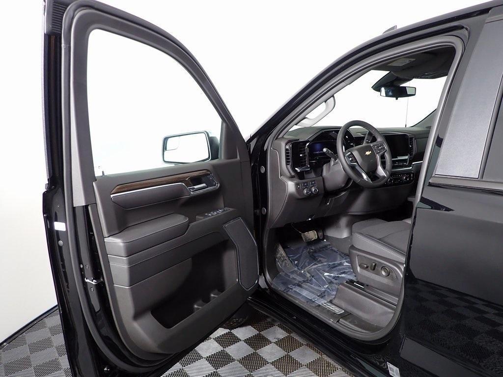 new 2025 Chevrolet Silverado 1500 car, priced at $49,000