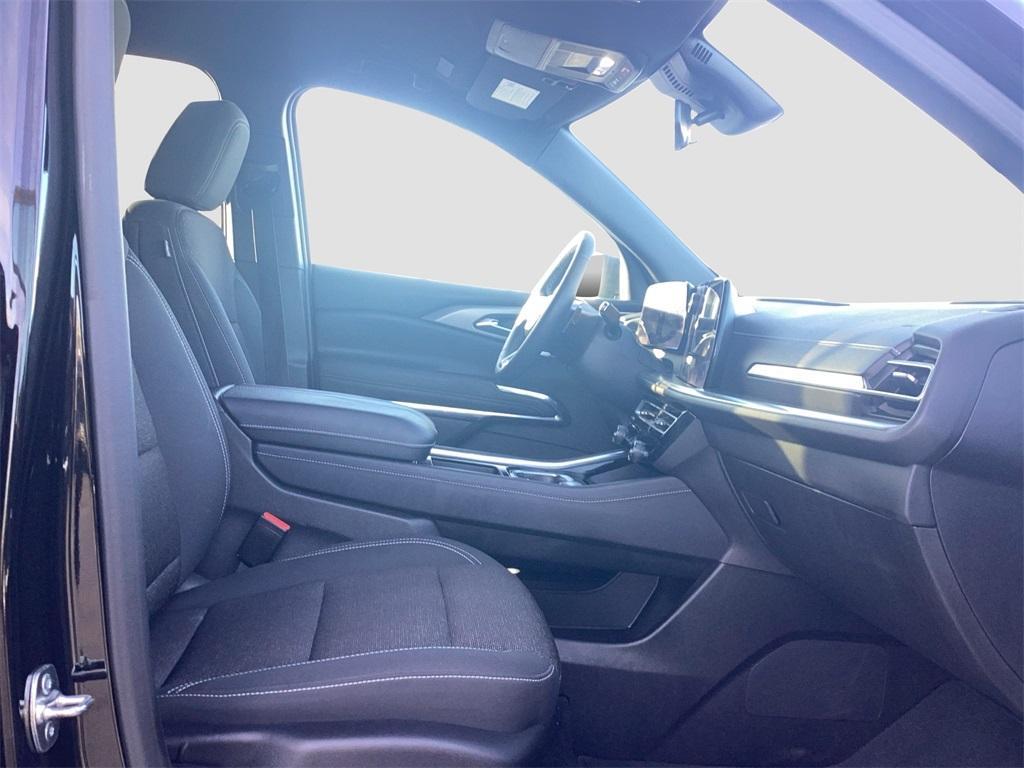 used 2025 Chevrolet Traverse car, priced at $39,250