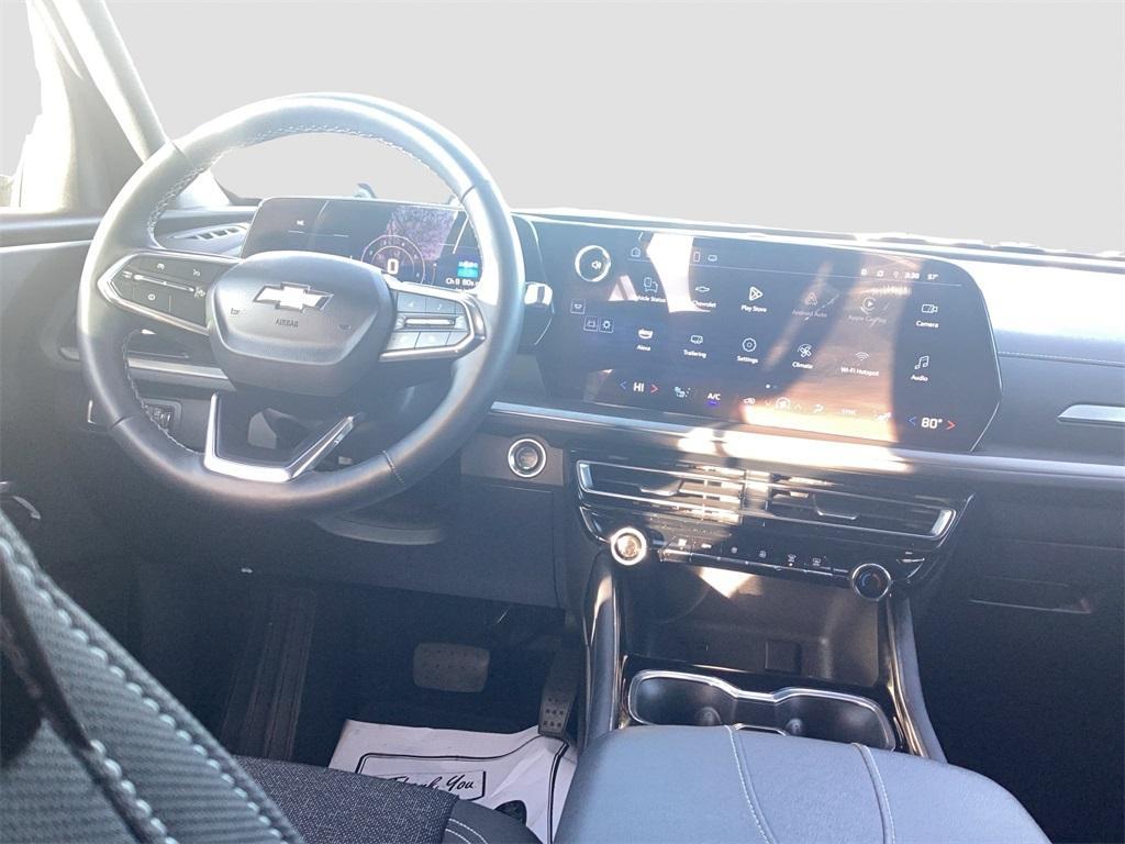 used 2025 Chevrolet Traverse car, priced at $39,250