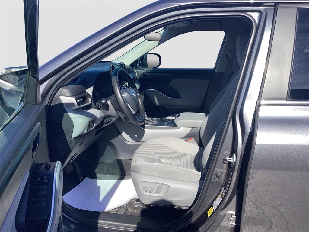 used 2023 Toyota Highlander car, priced at $29,500