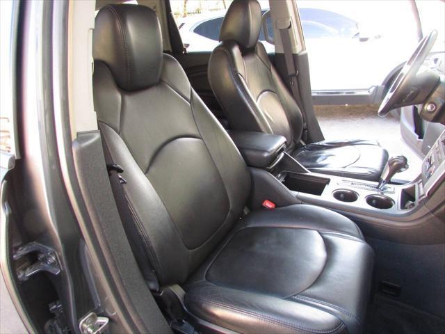 used 2009 Chevrolet Traverse car, priced at $9,900